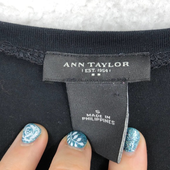 Ann Taylor Womens S Black Satin Ruffle Blouse Sleeveless Scoop Neck Mixed Media - Picture 2 of 6